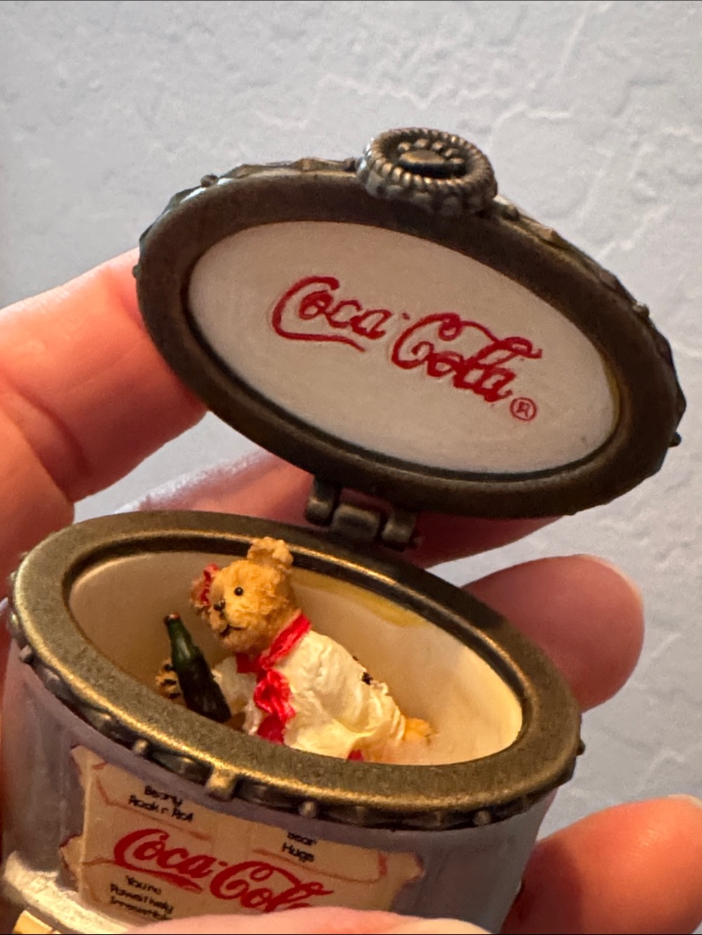 Vintage Coca Cola Jukebox with Small Bear with Coke Inside - Picture 6 of 12
